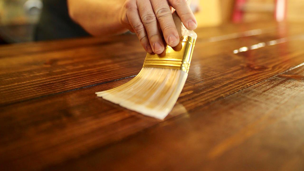 Cómo hacer barniz casero en pocos pasos y dejar tus muebles relucientes